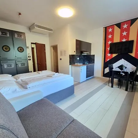 Artrock Aparthotel *