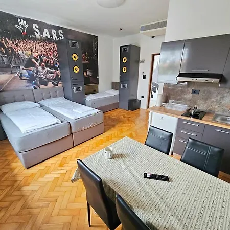 Artrock Aparthotel *