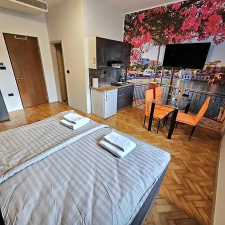 Artrock Aparthotel *