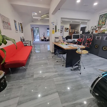 Artrock Aparthotel
