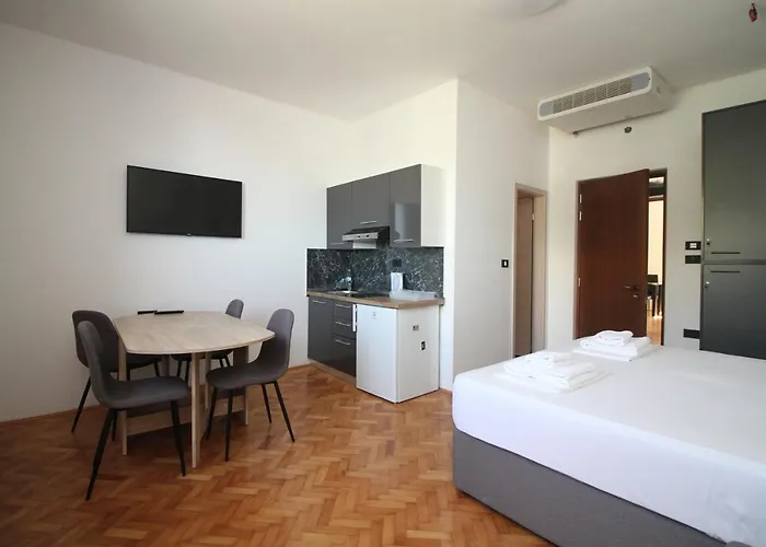 Artrock Aparthotel Izola