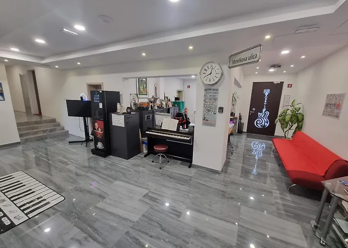 Aparthotel Artrock 4*